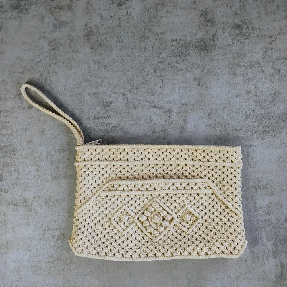 Vintage 1970's Bohemian Macrame‎ Zip-Up Clutch Purse with Pockets Cream Ivory